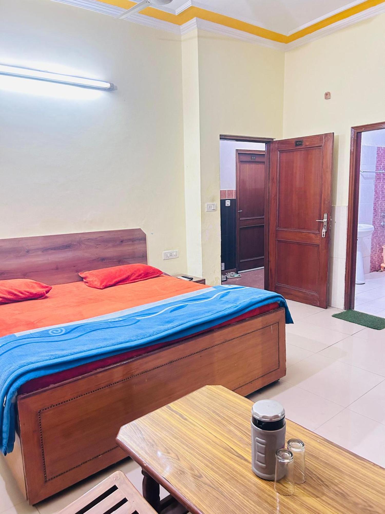 Sunrise Hotel Jalandhar Buitenkant foto