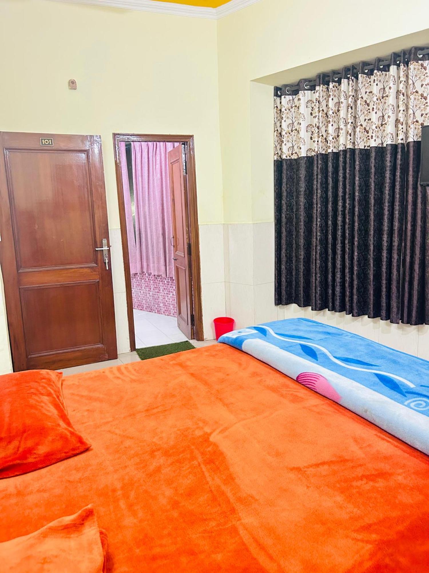Sunrise Hotel Jalandhar Buitenkant foto